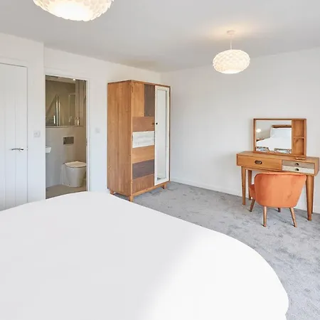 Host & - Highfield House