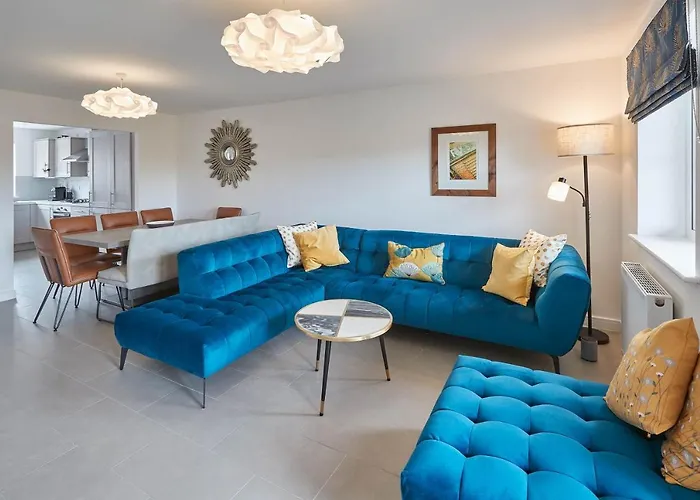 Host & - Highfield House