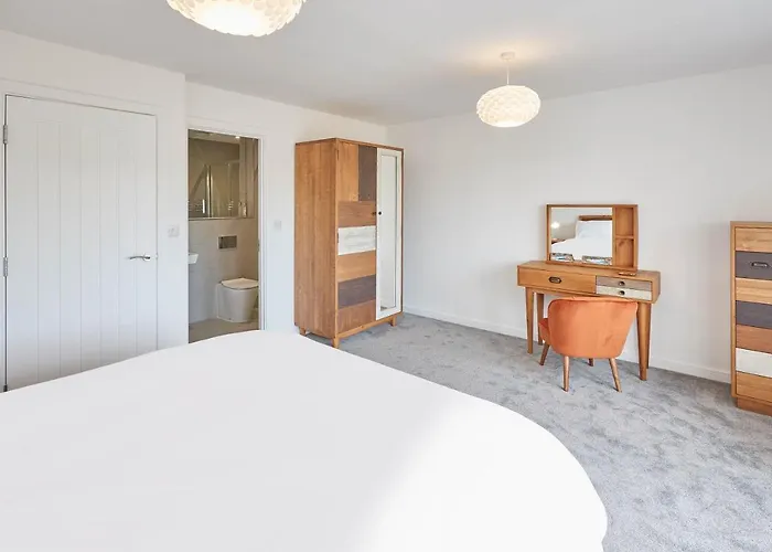 Host & - Highfield House