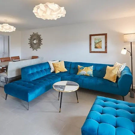 Host & - Highfield House