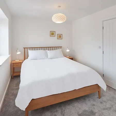 Host & - Highfield House