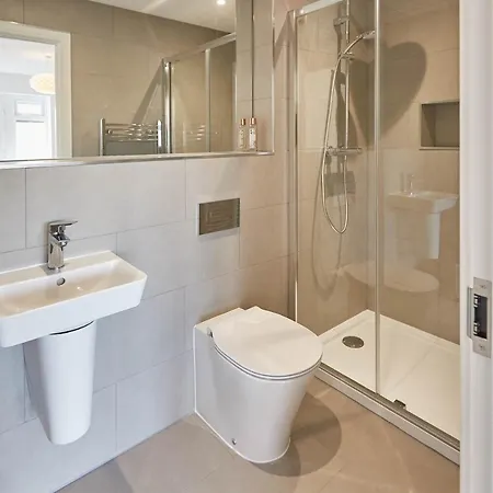 Host & - Highfield House 휫비