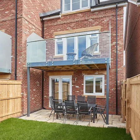 Host & - Highfield House *